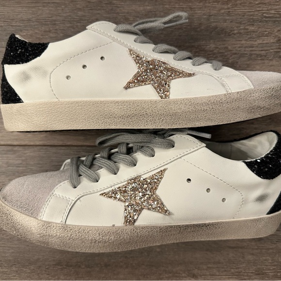 White and Black Star Sneakers - Picture 1 of 2